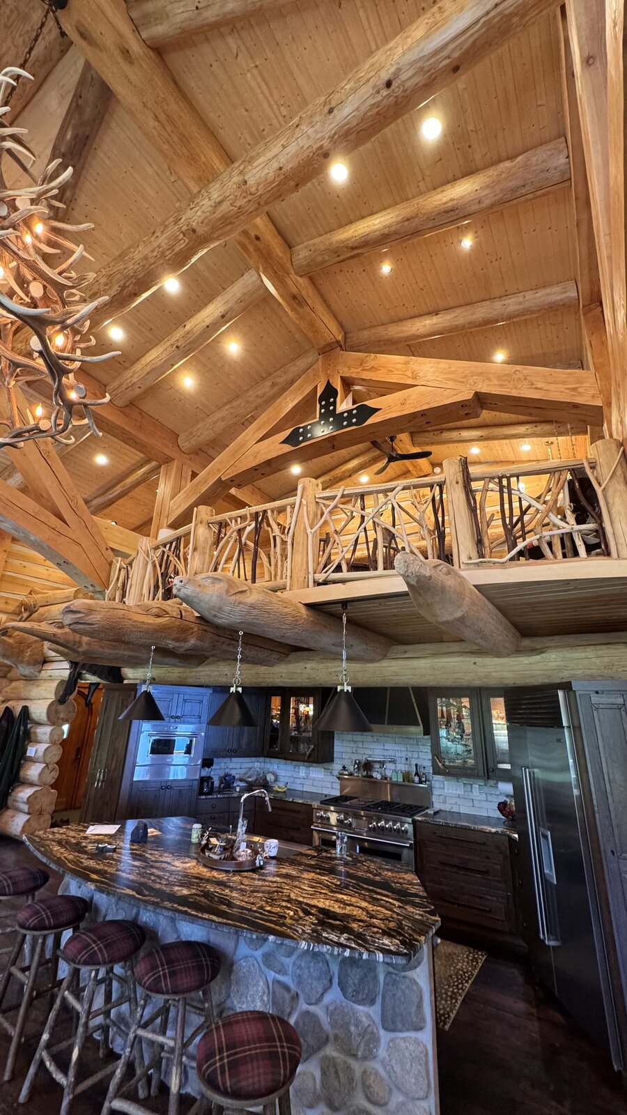 The lodge kitchen and bar